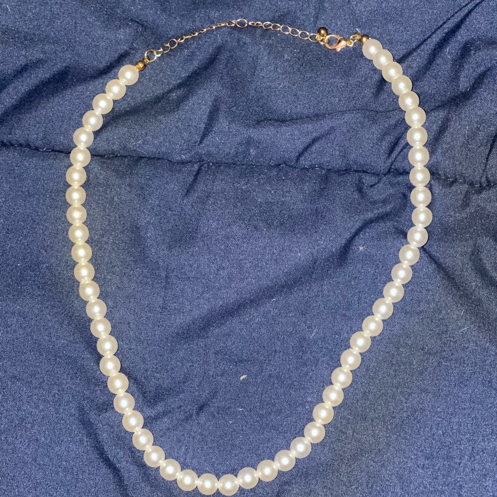 20” Faux Pearl Necklace NWOT 20% off